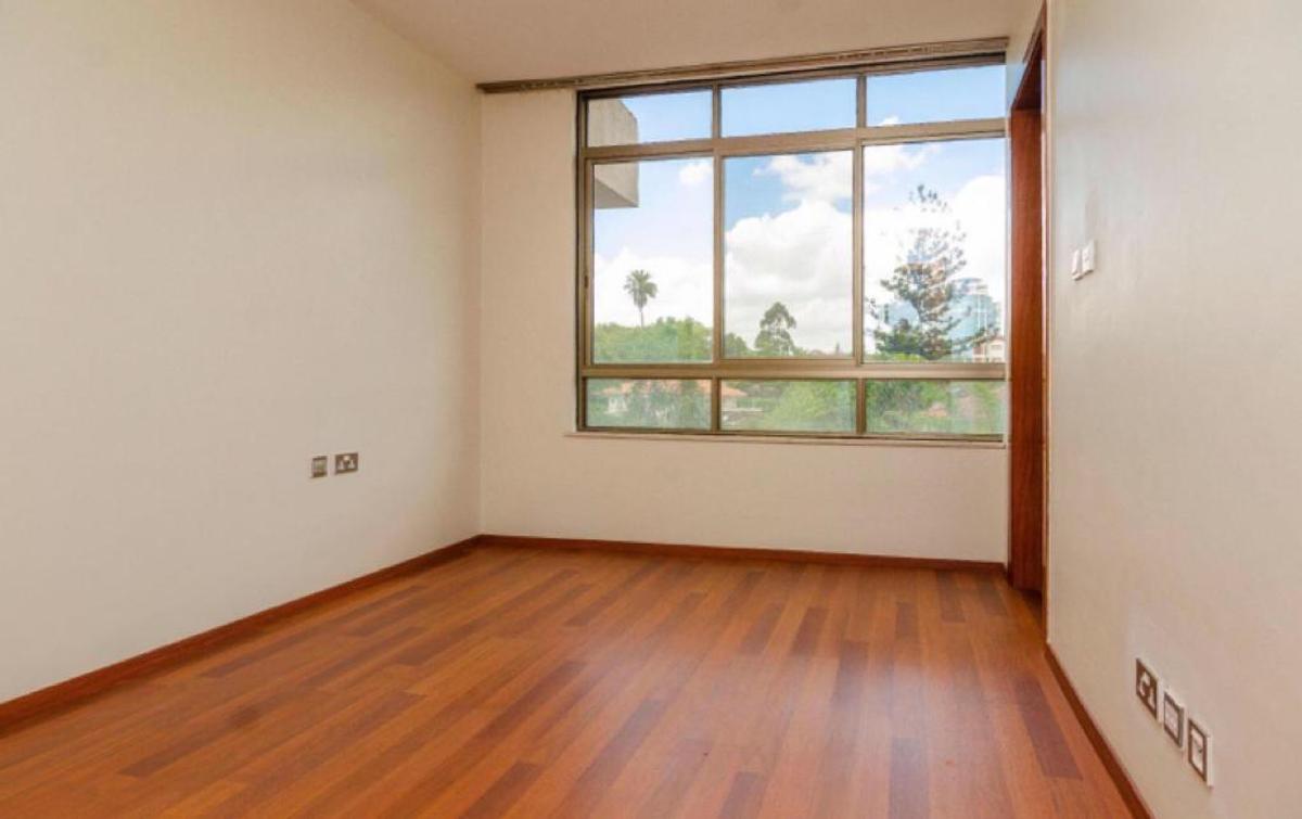 3 Bed Apartment with En Suite at Westlands - 11