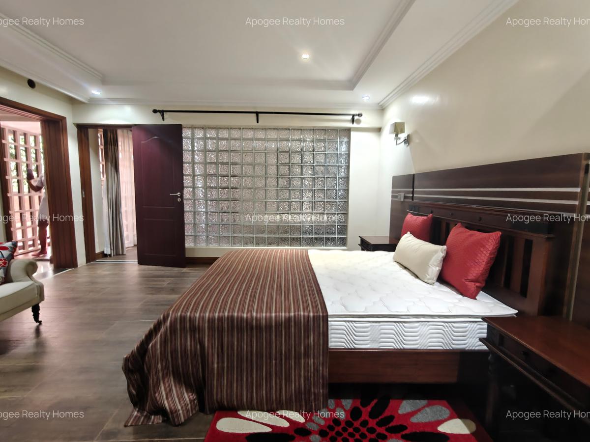 2 Bed House with En Suite at Evergreen - 12