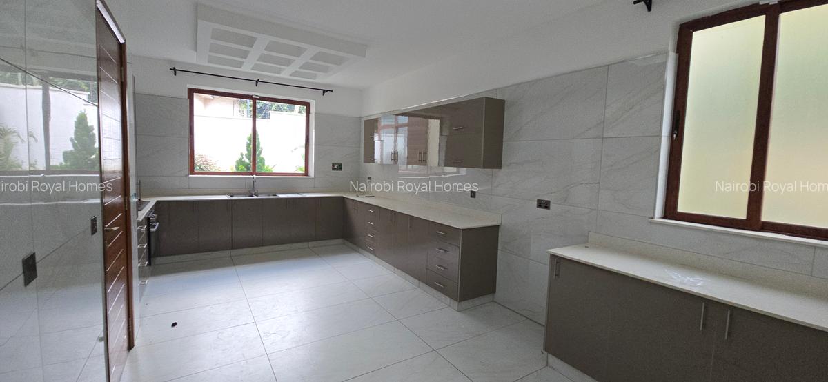 6 Bed Townhouse with En Suite at Chalbi Drive - 18