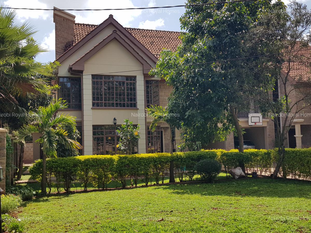 6 Bed Townhouse with En Suite at Lavington Green - 2