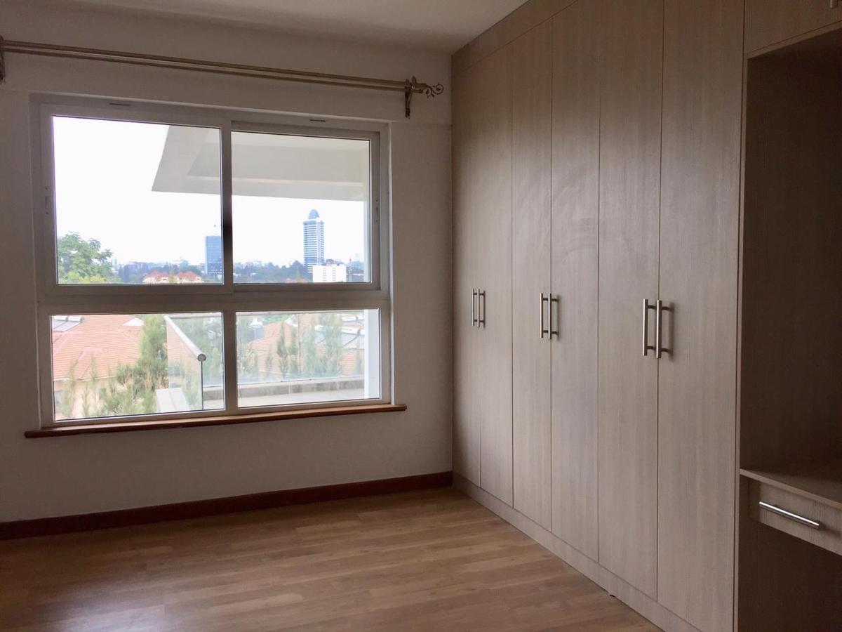 4 Bed Apartment with En Suite in General Mathenge - 15