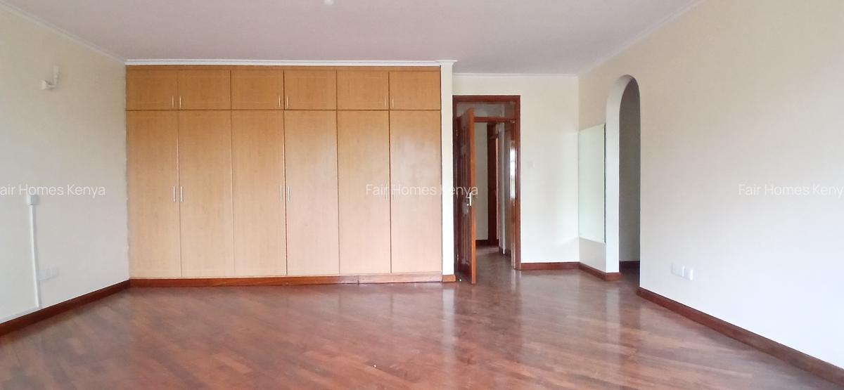 4 Bed Townhouse with En Suite at Lavington Green - 16