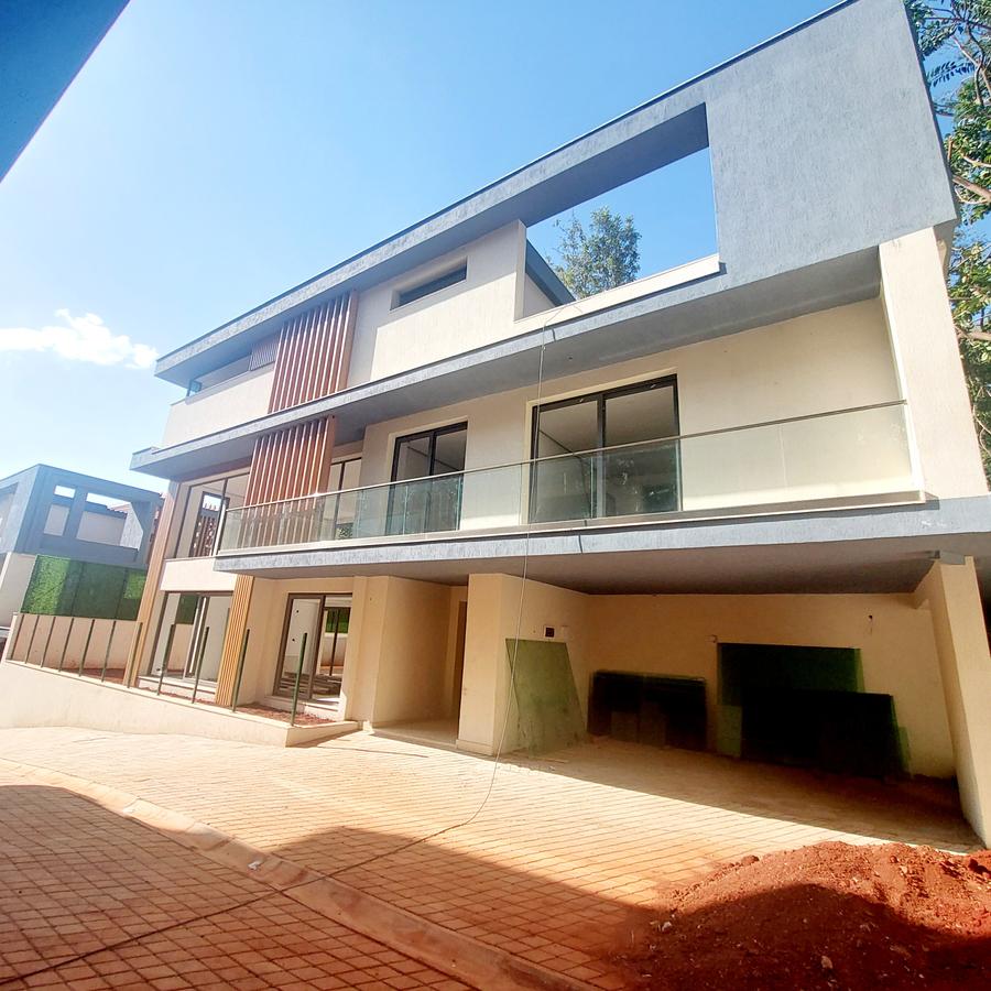 5 Bed Villa with En Suite at Lavington - 6