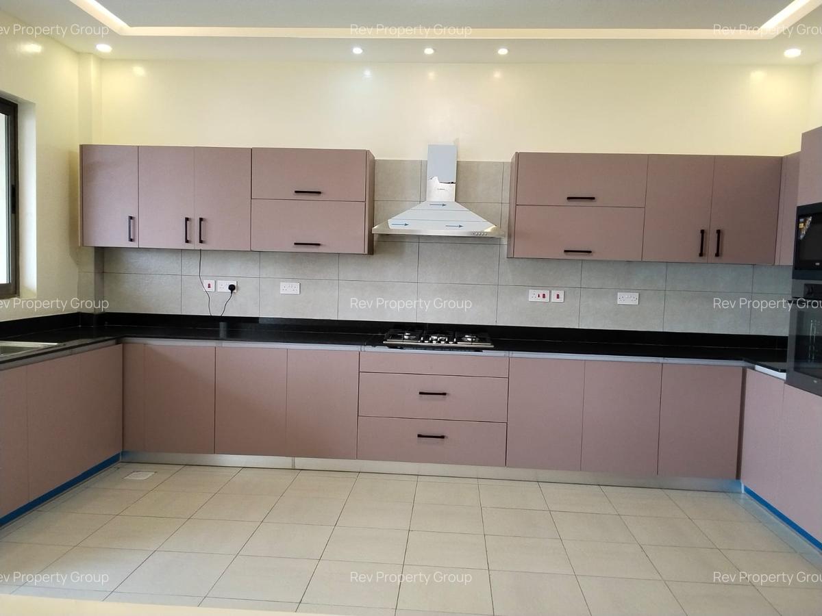 4 Bed Apartment with En Suite in Kilimani - 5