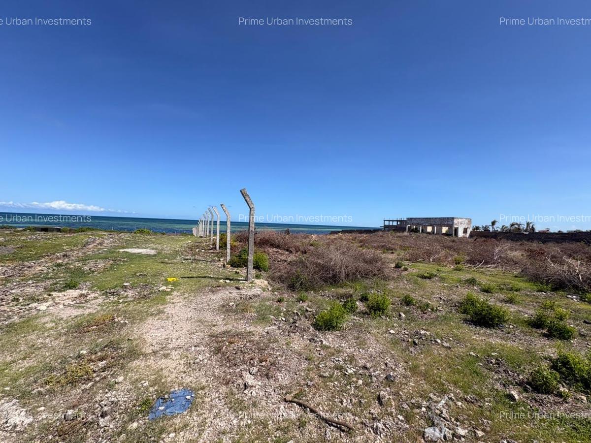2 ac Land at Watamu Beach- Seafront - 14
