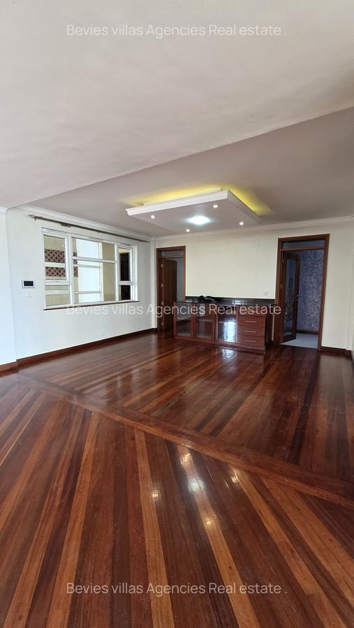 4 Bed Apartment with En Suite at Parklands - 9