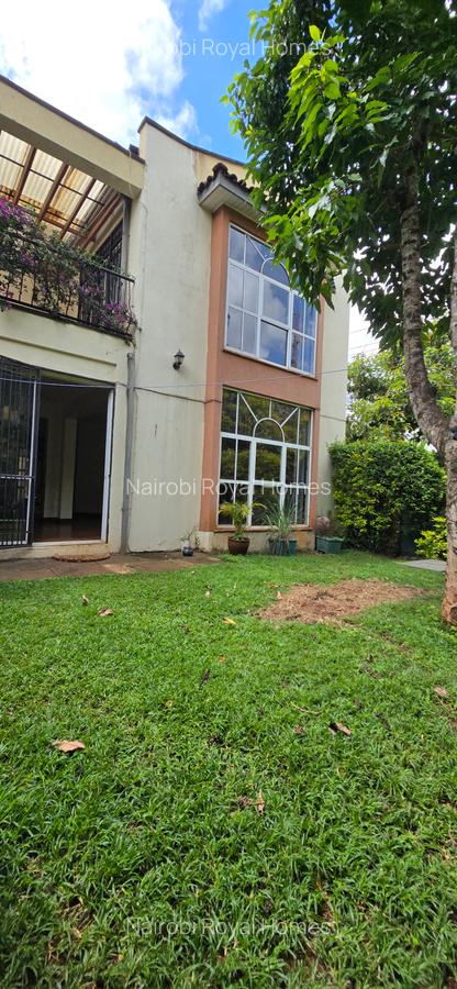 5 Bed Townhouse with En Suite at Brookside Drive - 1