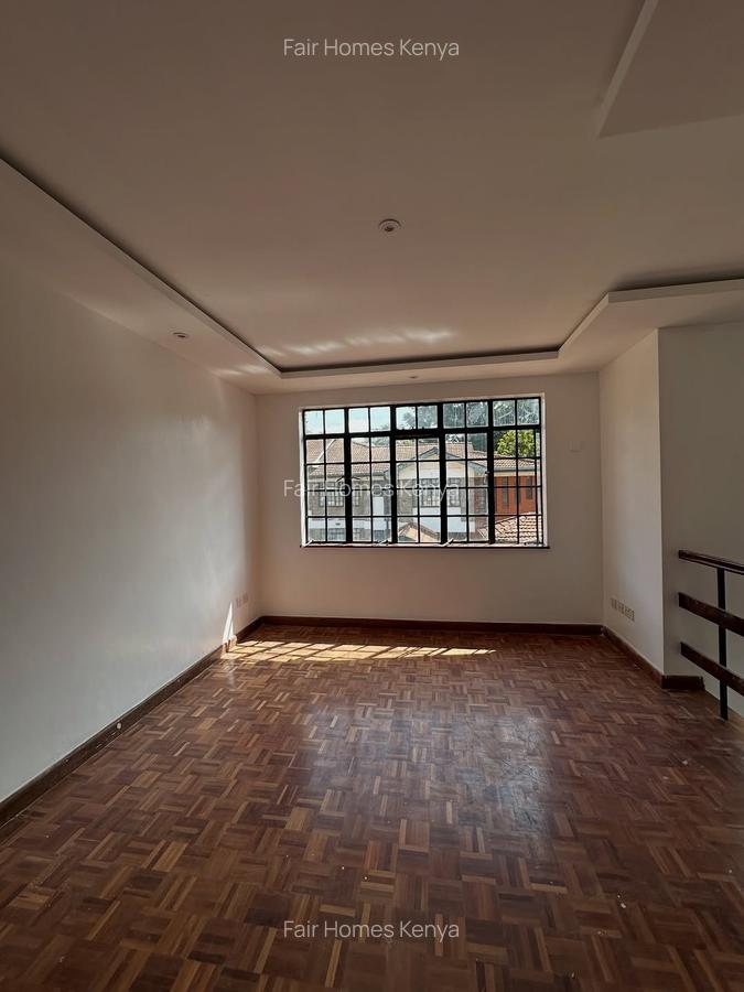 4 Bed Townhouse with En Suite at James Gichuru - 9