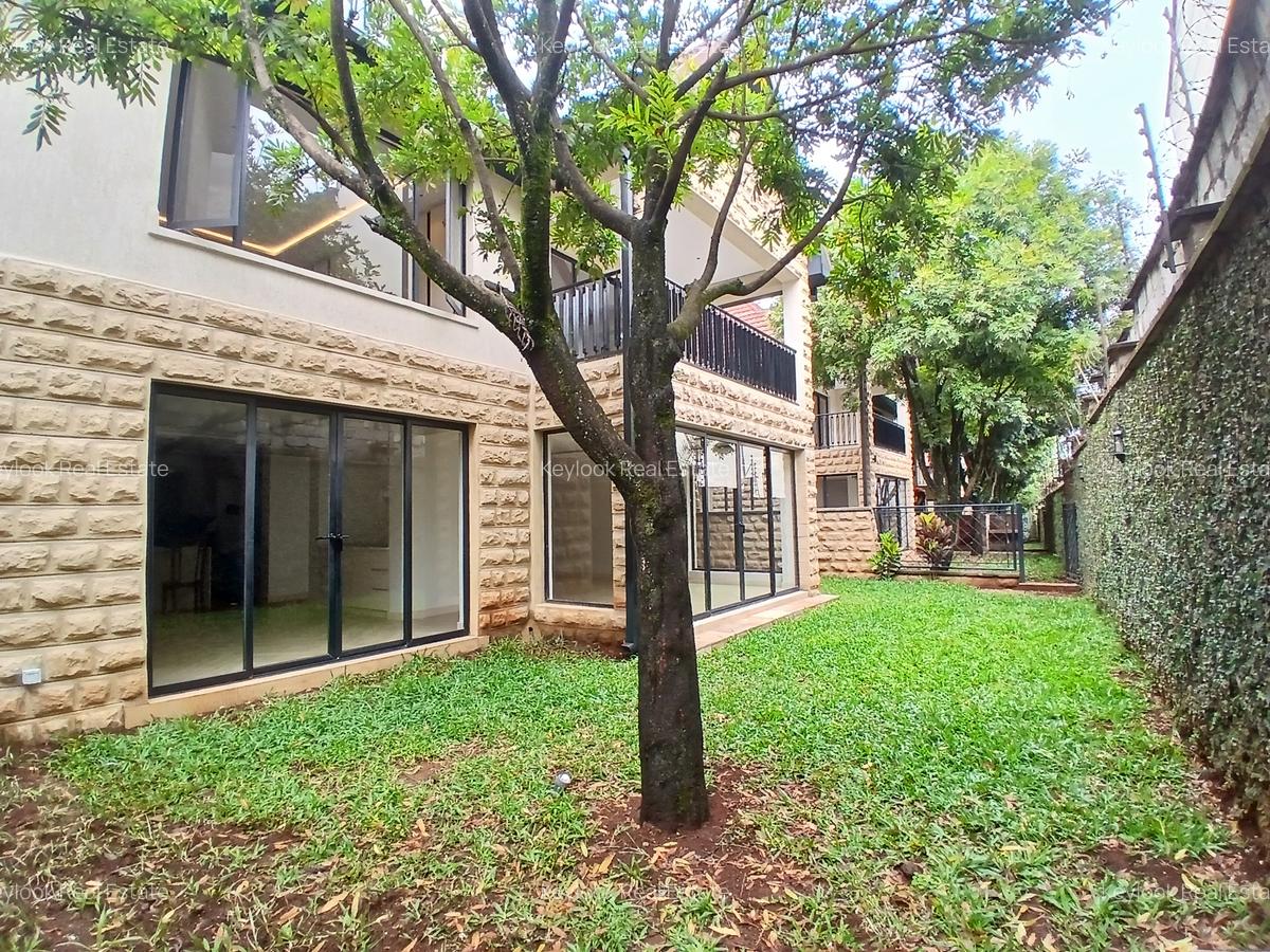 5 Bed Townhouse with En Suite at Lavington - 4