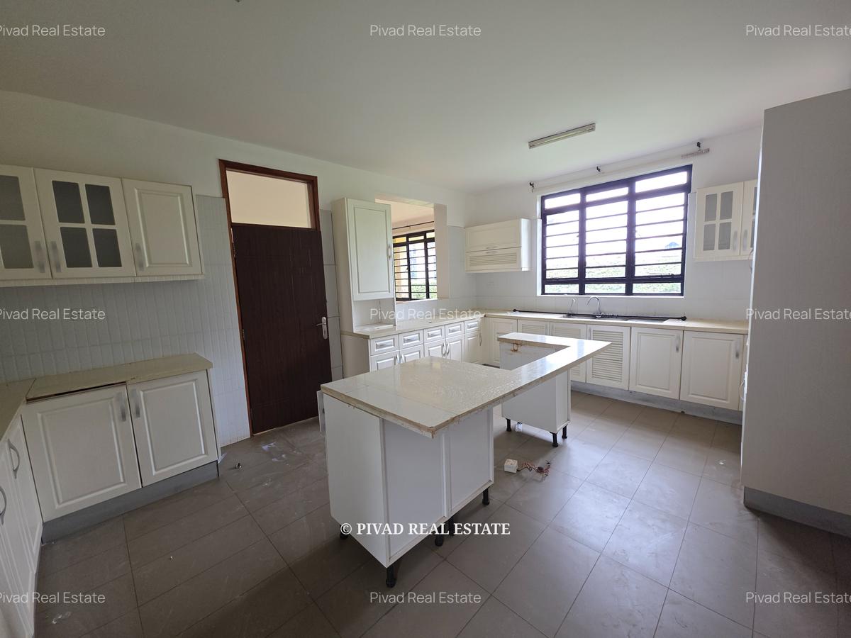 4 Bed Townhouse with Garden in Runda - 17