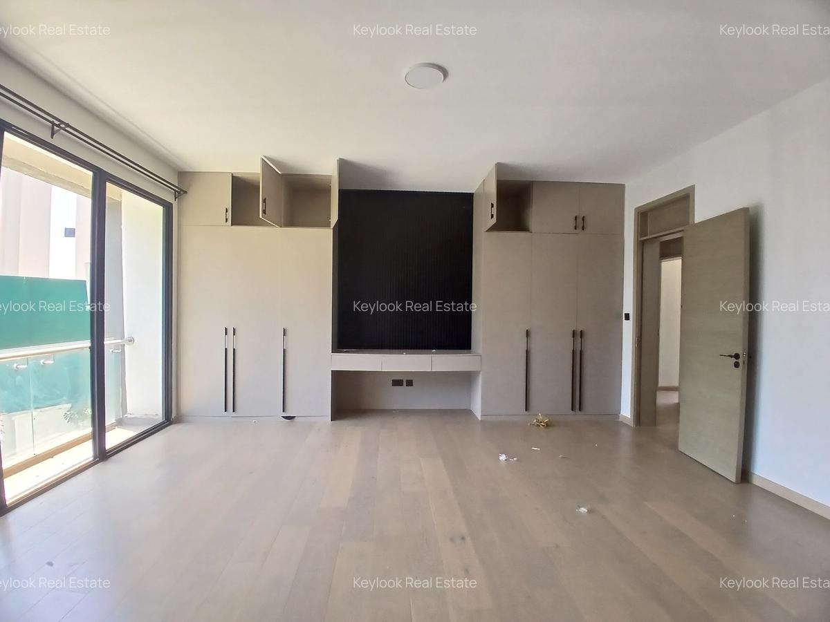 4 Bed Townhouse with En Suite at Lavington Green - 9