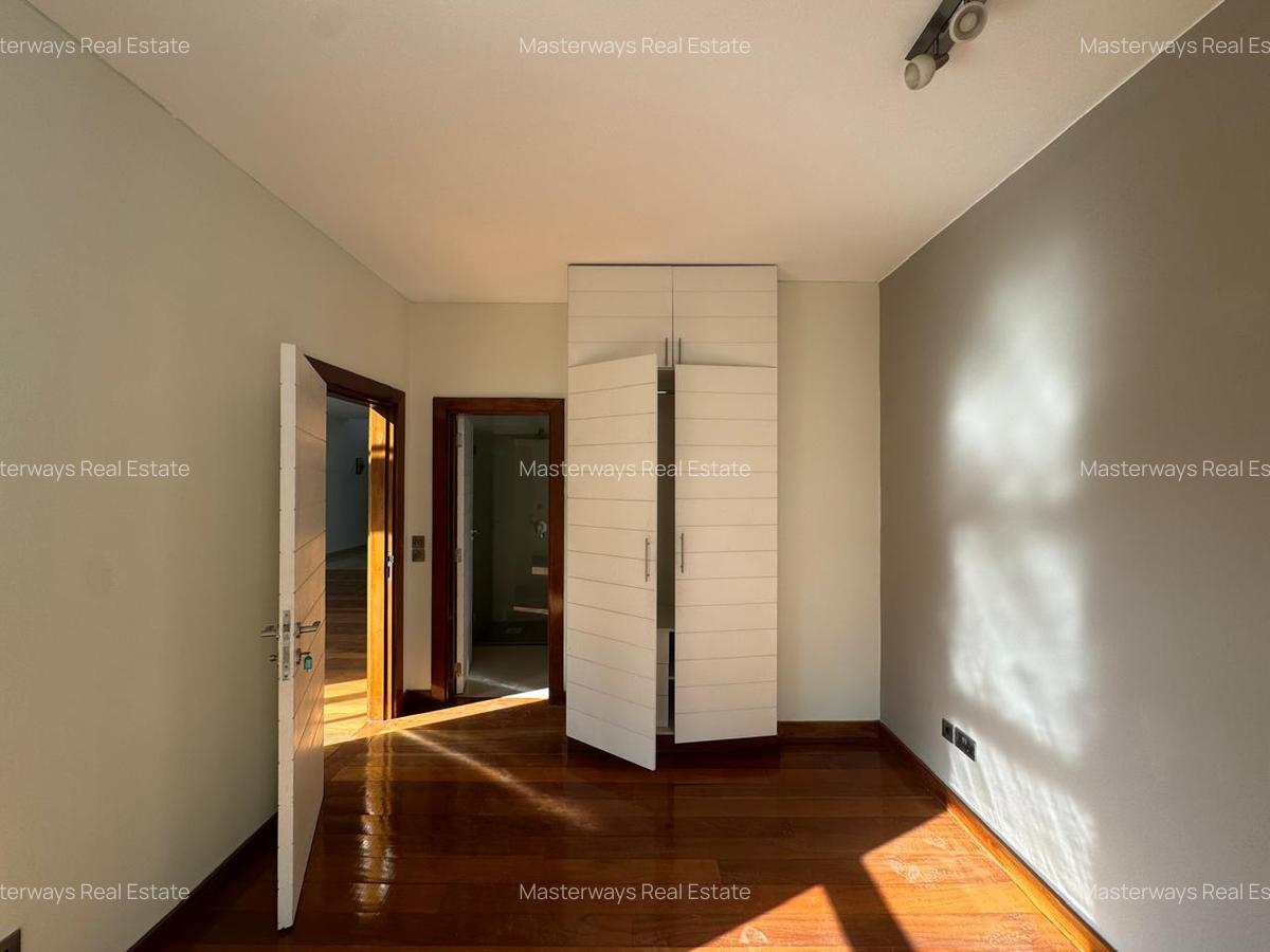 3 Bed Apartment with En Suite in Westlands Area - 5