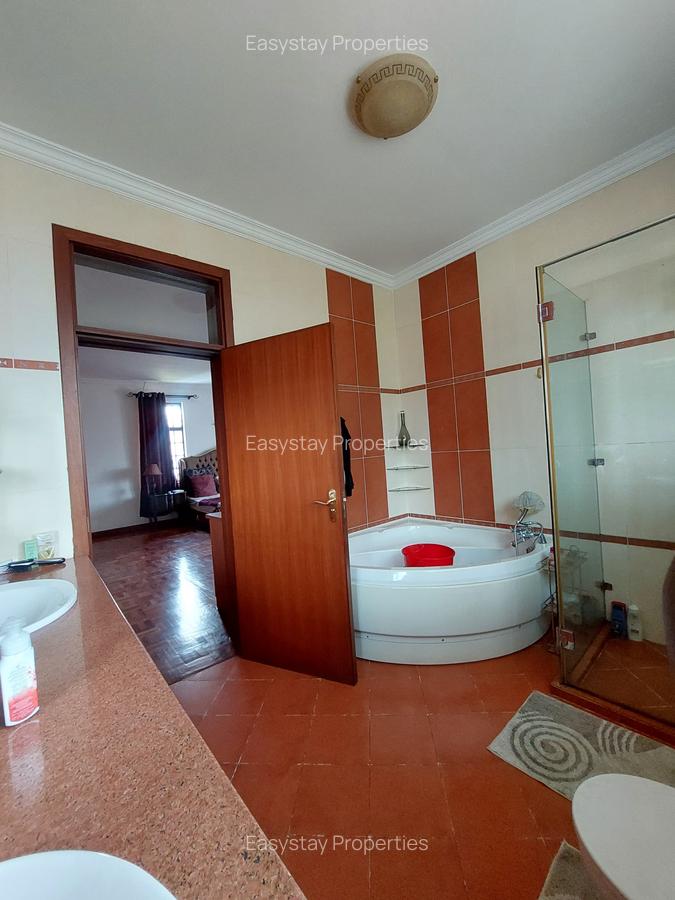 4 Bed Townhouse with En Suite in Lavington - 6