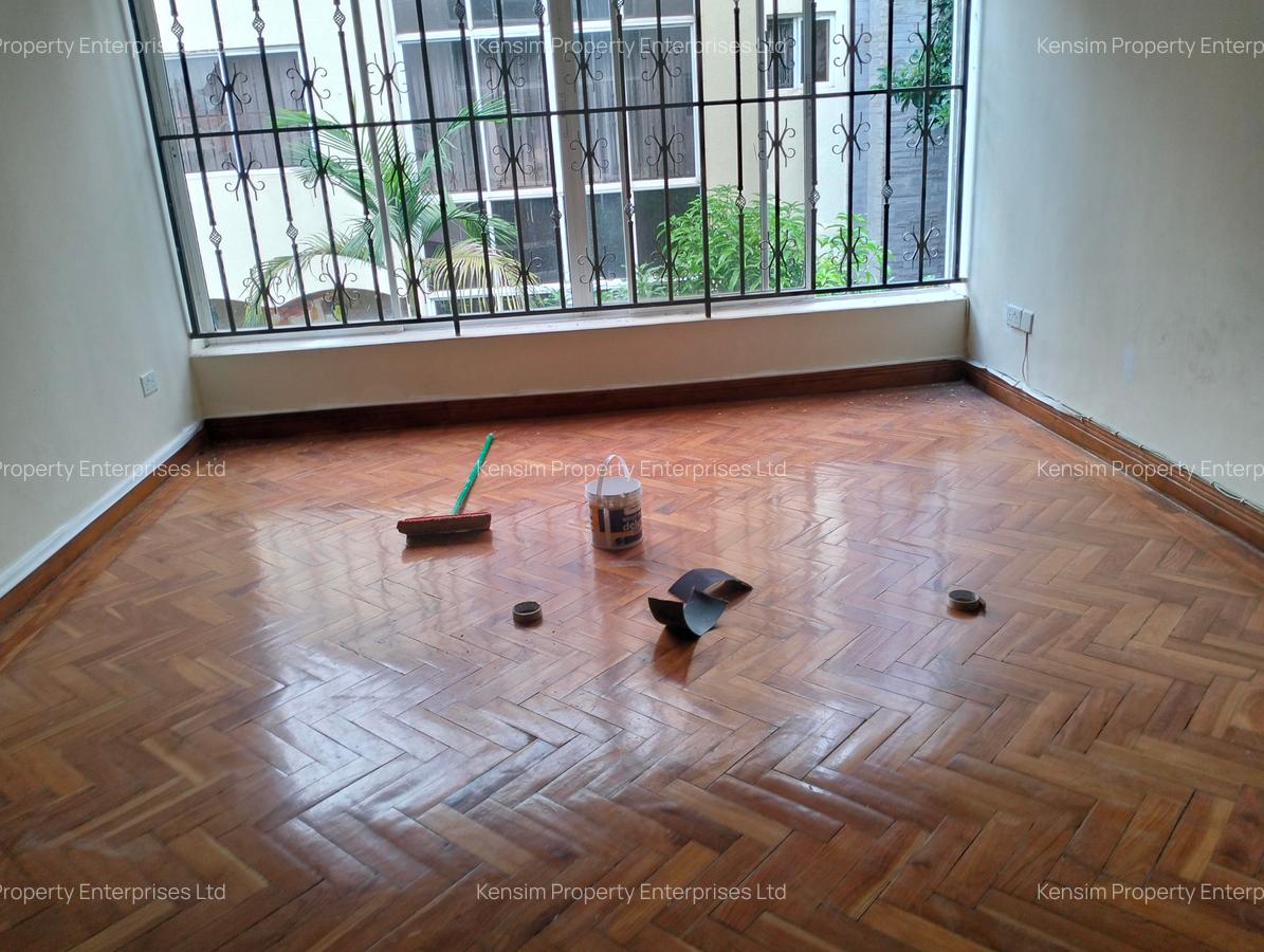 5 Bed Townhouse with En Suite in Spring Valley - 9