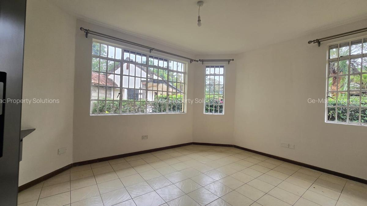 4 Bed House with En Suite in Spring Valley - 15