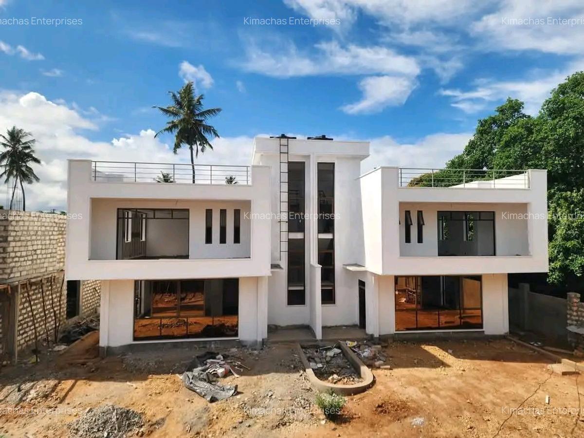 3 Bed Townhouse with En Suite at Kanamai Mtwapa - 1