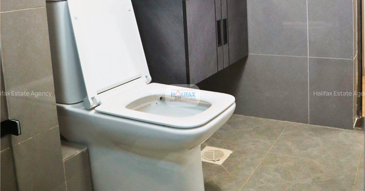 2 Bed Apartment with Gym in Riverside - 13