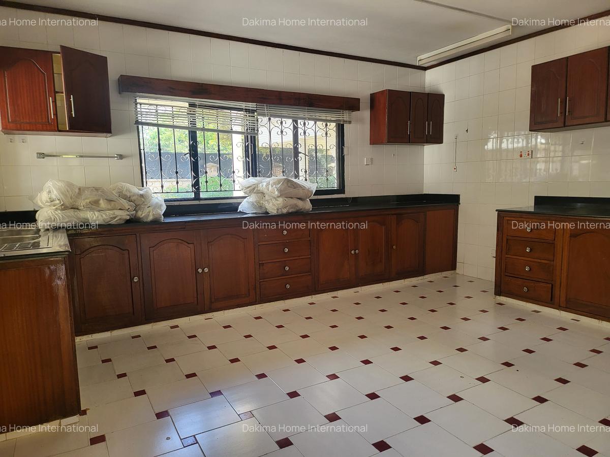 4 Bed House with En Suite in Thigiri - 6