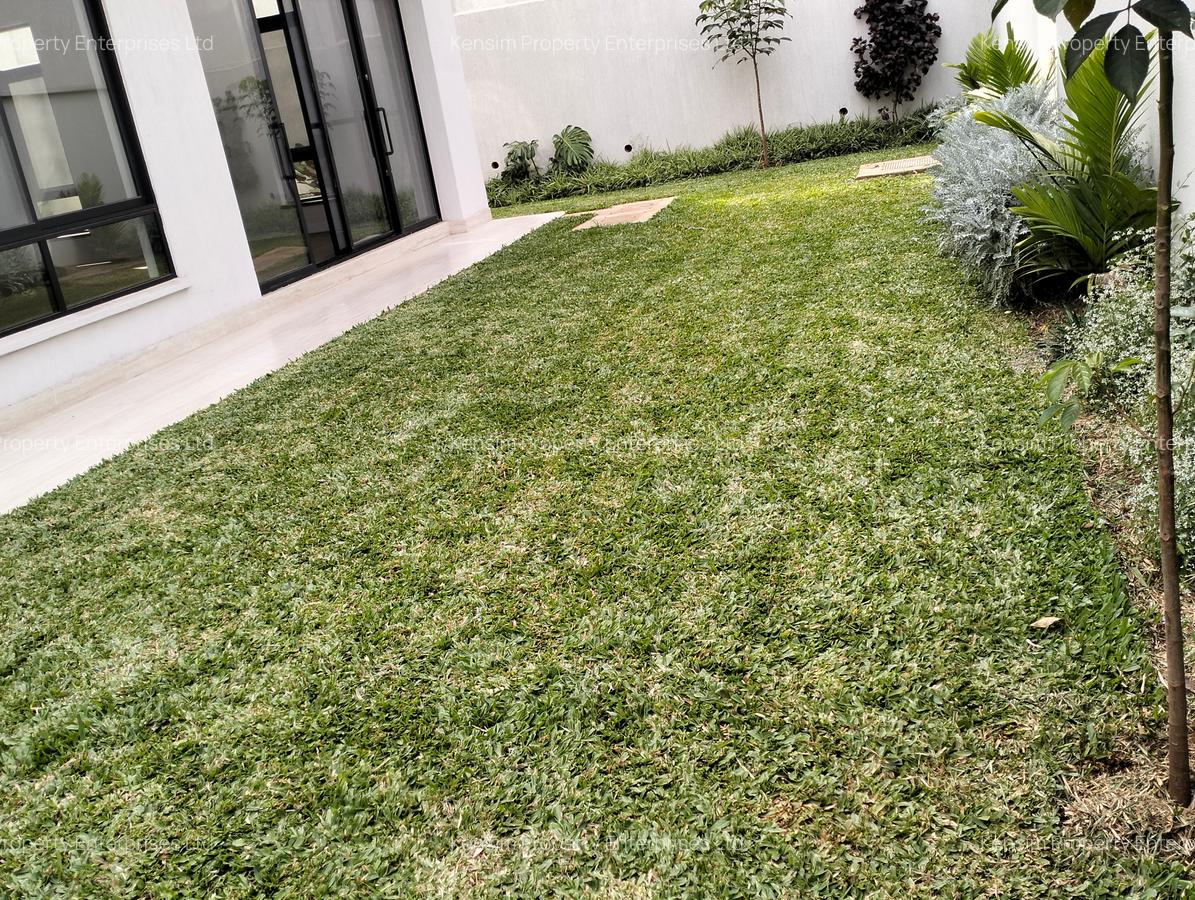 5 Bed Townhouse with En Suite in Lavington - 12