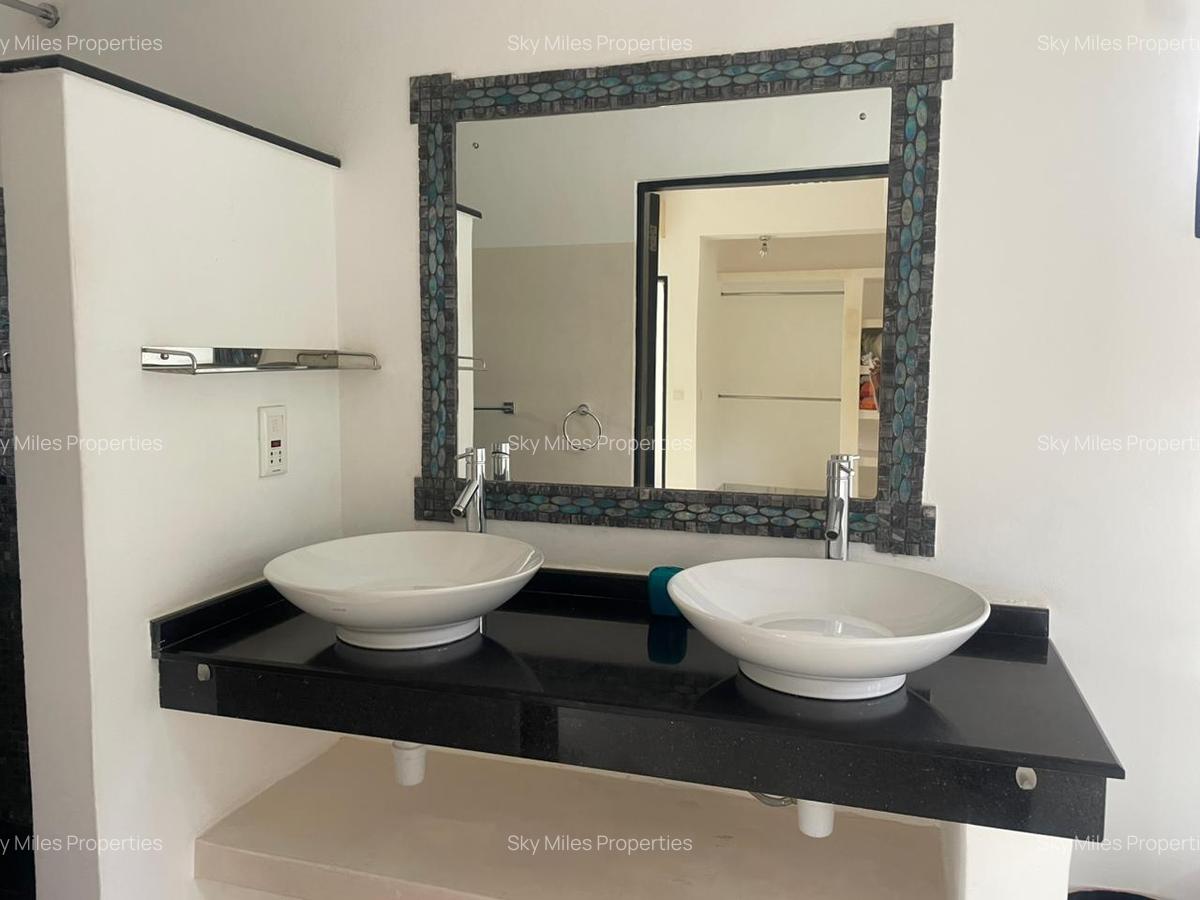 4 Bed Villa with En Suite at Watamu - 9