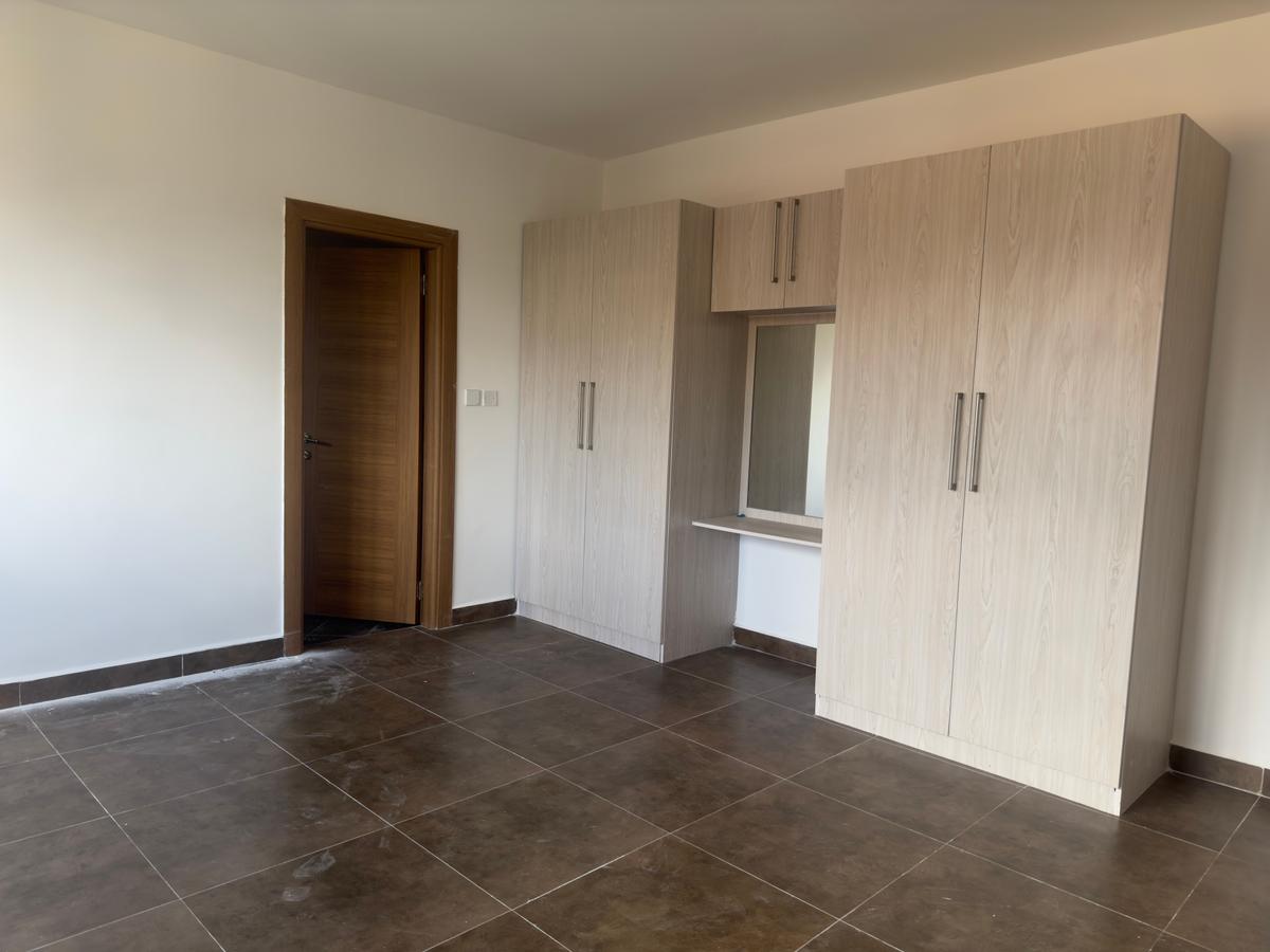 3 Bed Apartment with En Suite at Lantana Road - 18