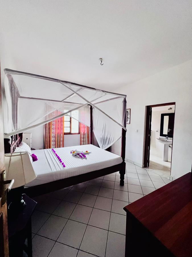 5 Bed Villa with En Suite in Watamu - 13