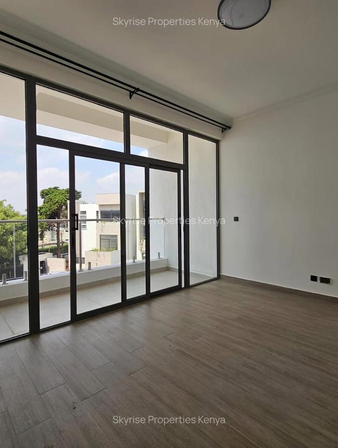 5 Bed Townhouse with En Suite in Lavington - 14