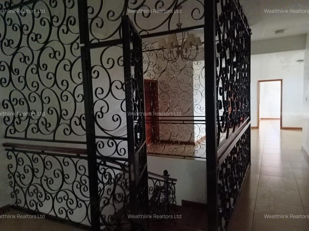 4 Bed Townhouse with En Suite at Runda - 11