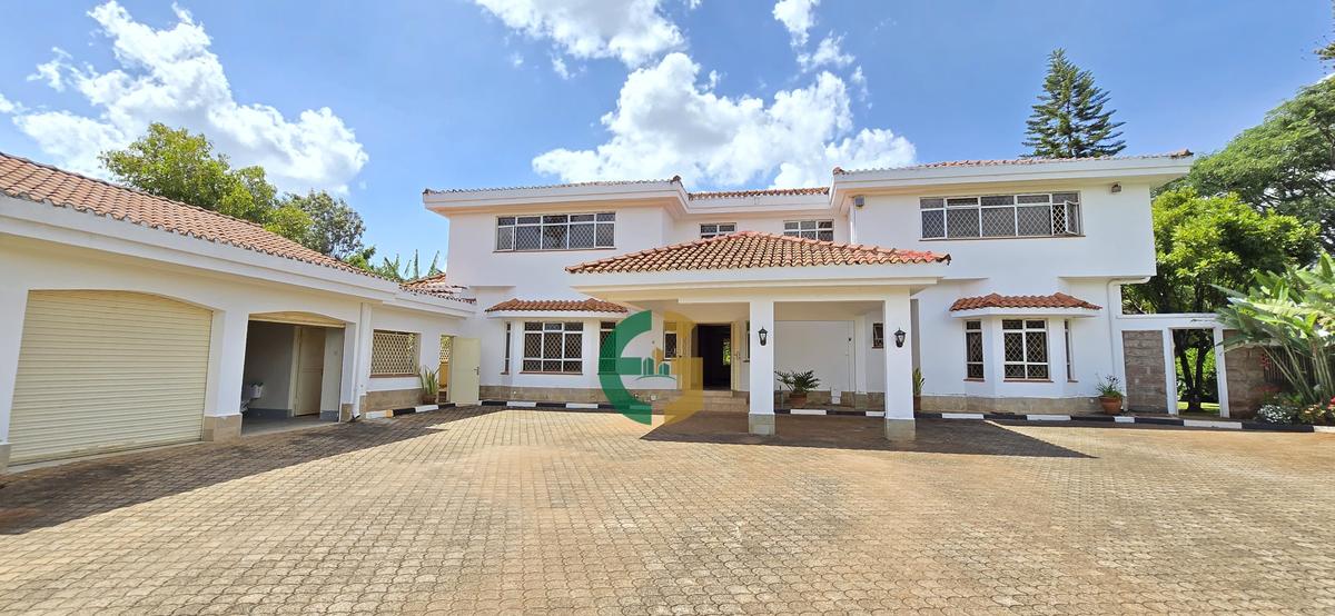 5 Bed House with En Suite in Runda - 1