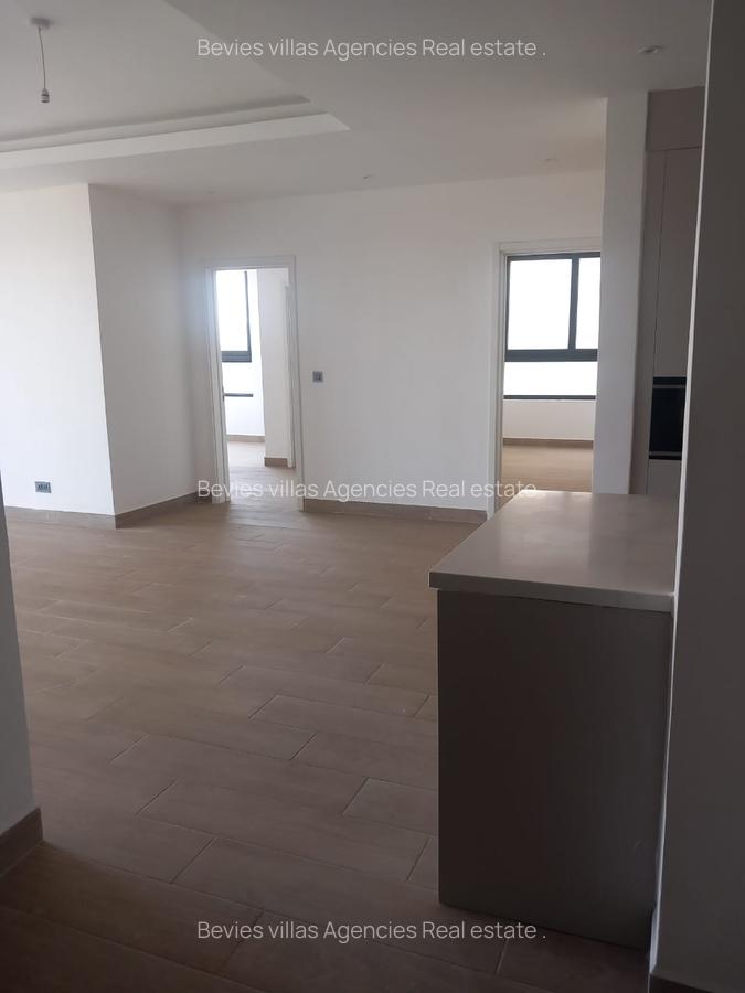 3 Bed Apartment with En Suite in Riverside - 2