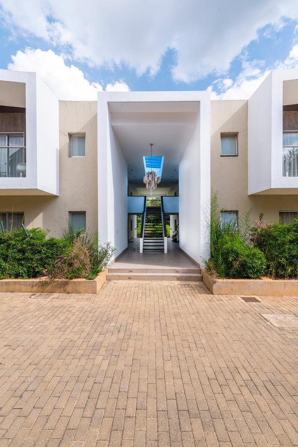 3 Bed Apartment with En Suite in Westlands Area - 14