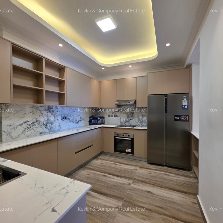 2 Bed Apartment with En Suite in Brookside - 5