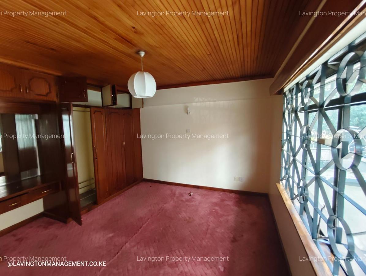 4 Bed Townhouse with En Suite at Valley Arcade - 17