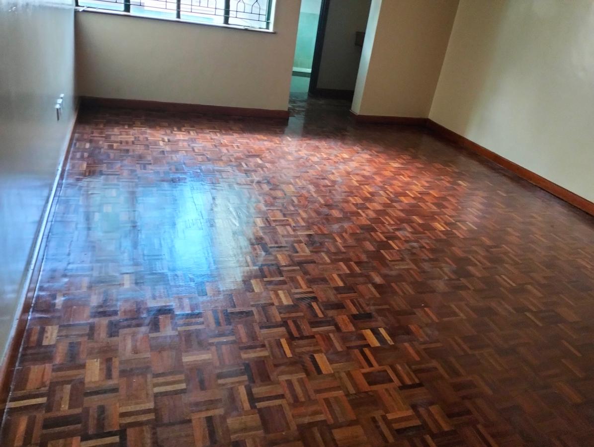 5 Bed Townhouse with En Suite in Lavington - 12