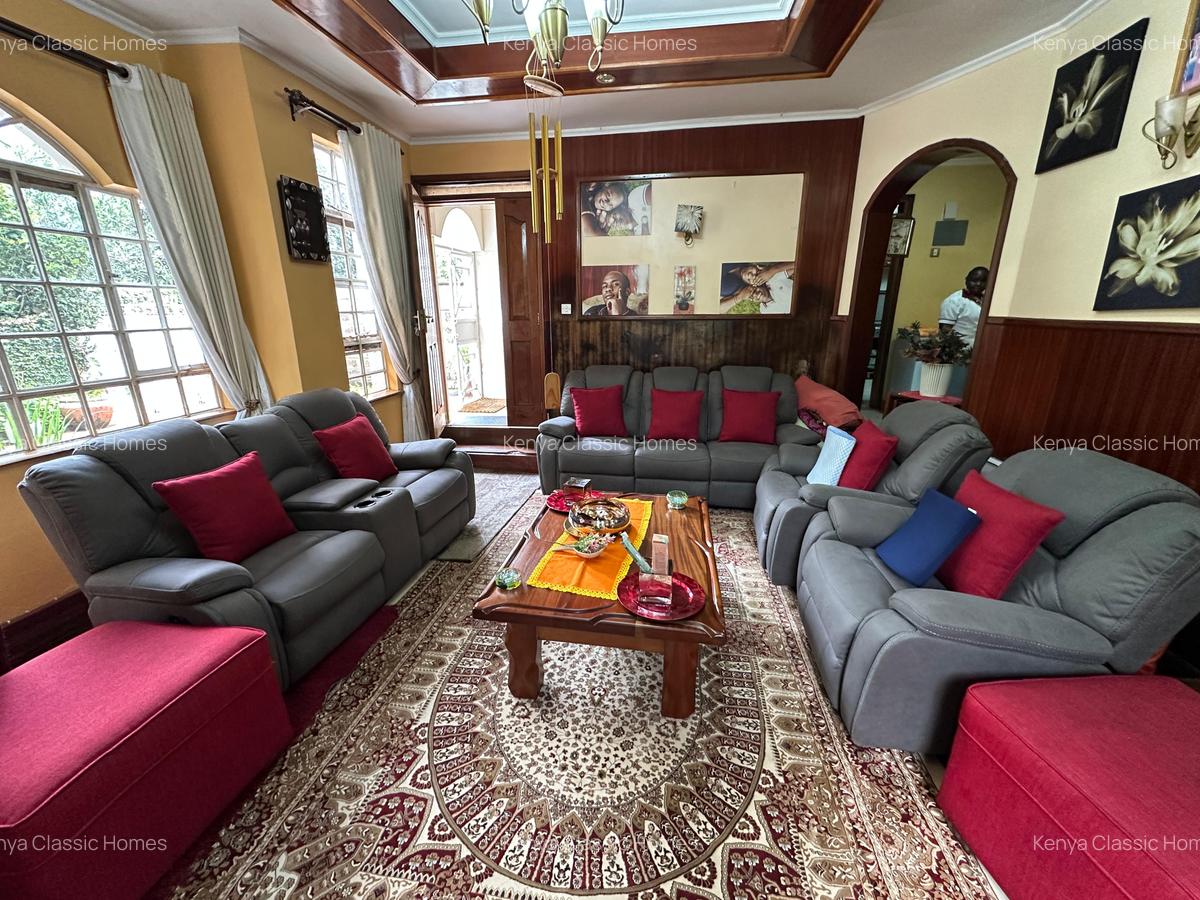 5 Bed House with En Suite at Lavington - 5