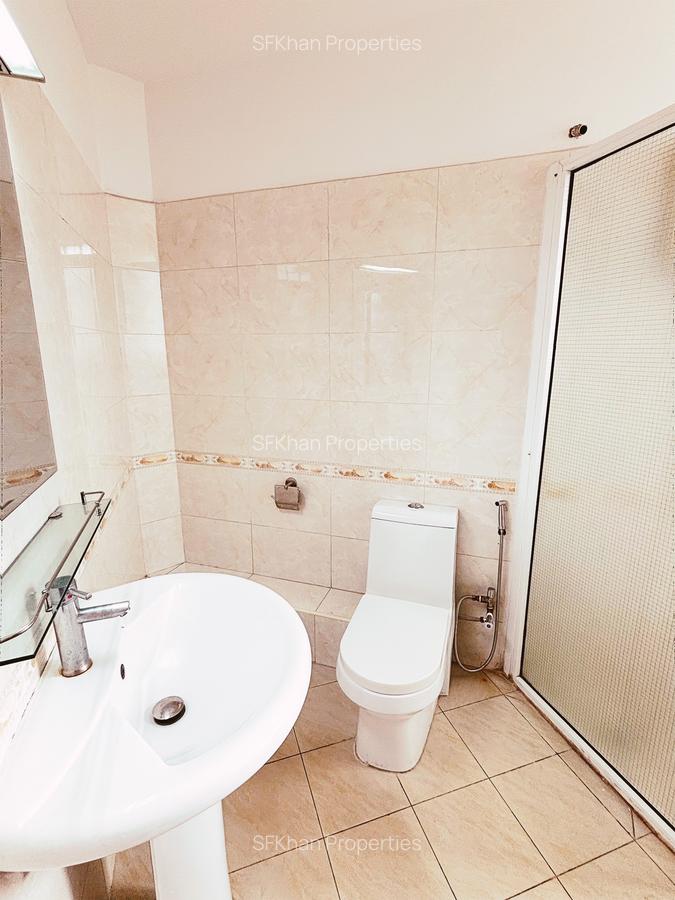 2 Bed Apartment with En Suite at Hendred Avenue - 15