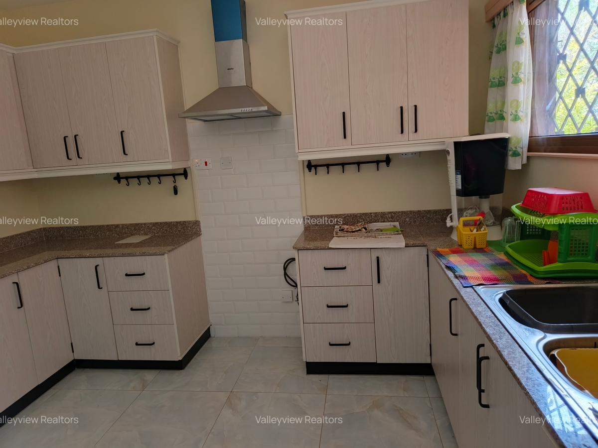 3 Bed Townhouse with En Suite at Lavington - 6