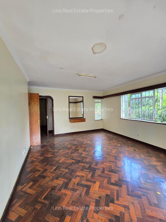 4 Bed Townhouse with En Suite in Lavington - 8