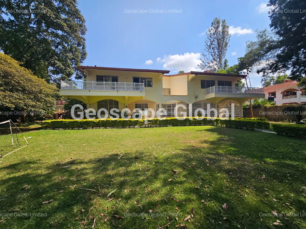 5 Bed House with En Suite in Nyari - 1