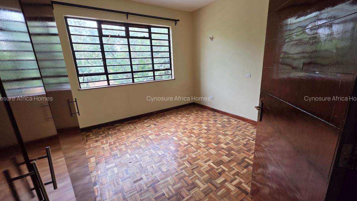 4 Bed Apartment with En Suite at Dennis Pritt - 8