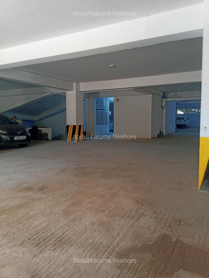 Serviced 3 Bed Apartment with En Suite at Kizingo - 16