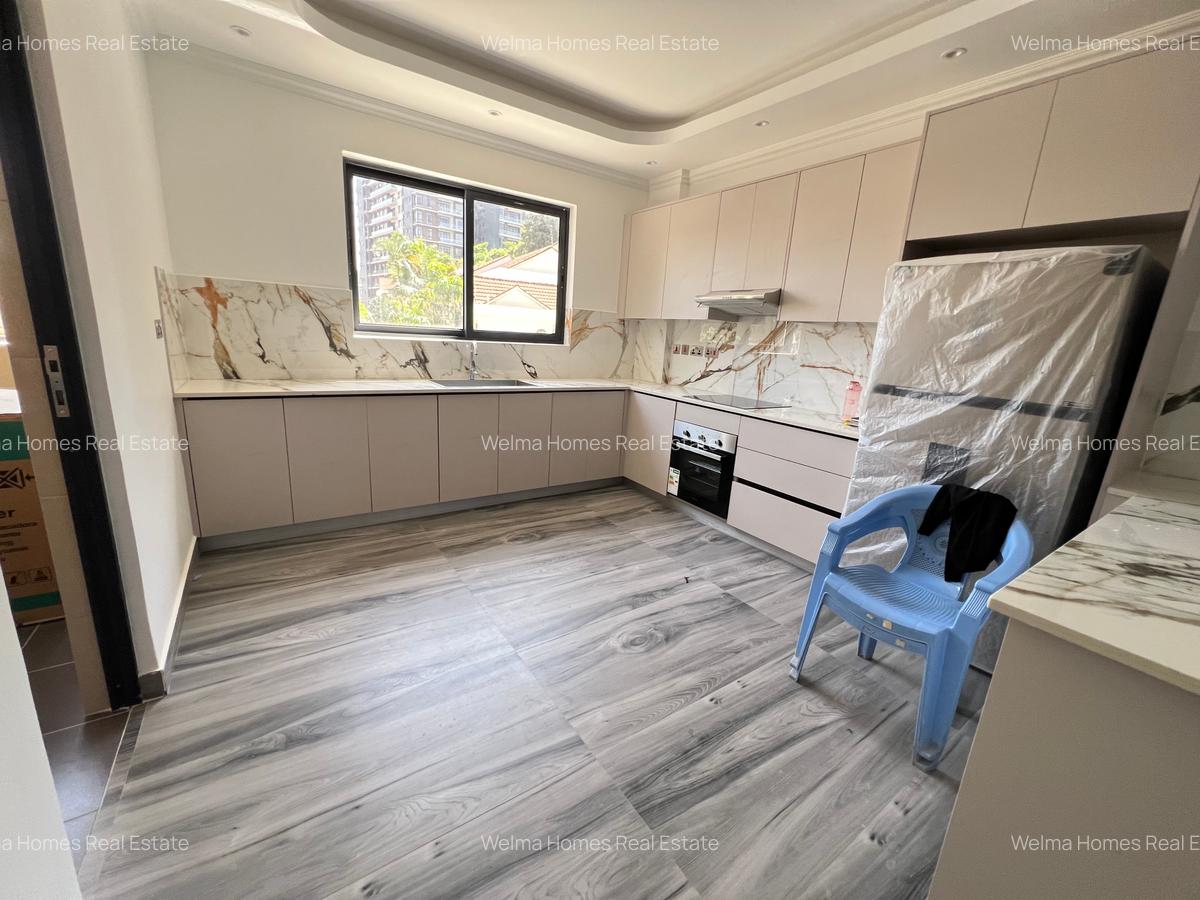 1 Bed Apartment with En Suite at Brookside - 2