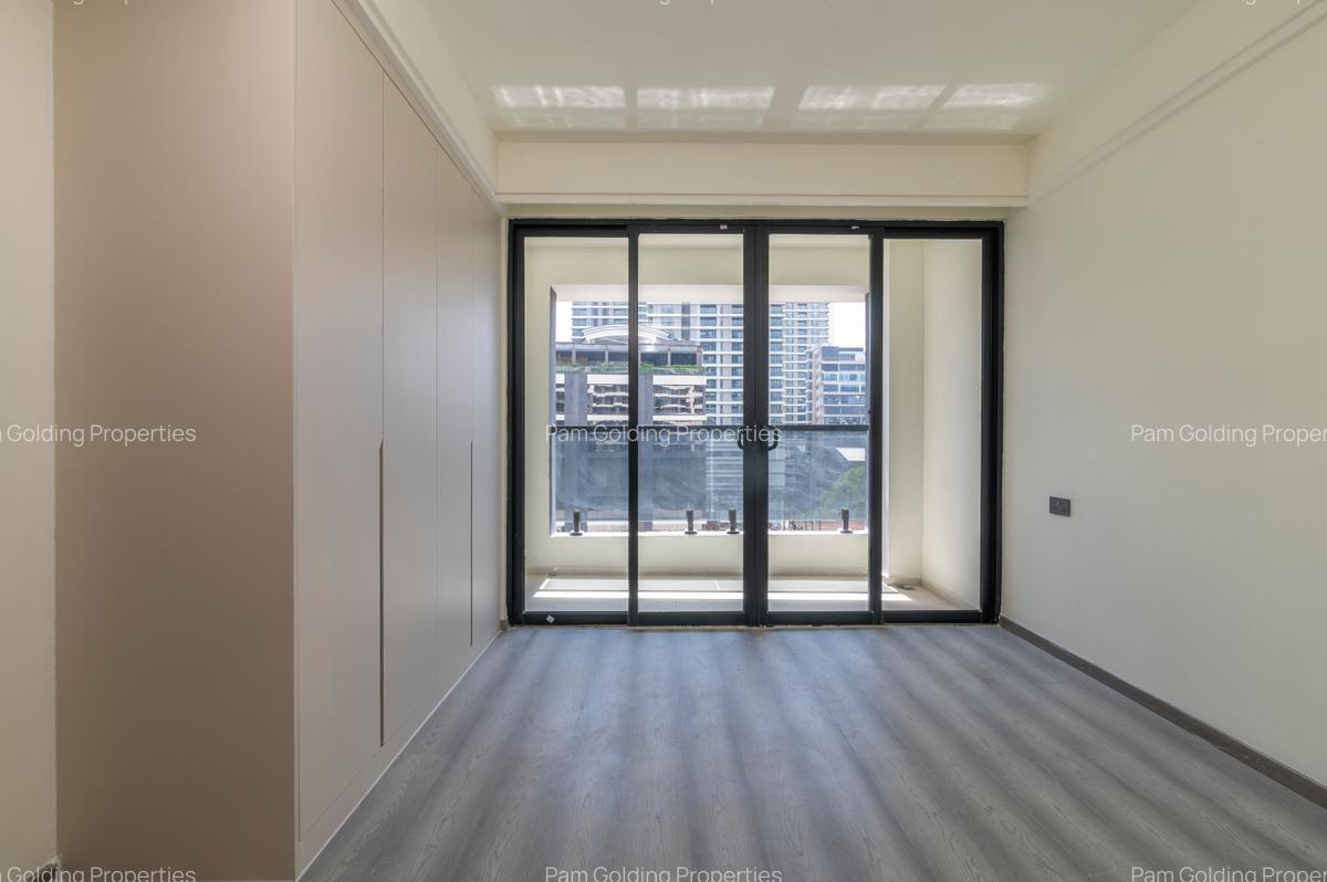 1 Bed Apartment with En Suite at Westlands Road - 3