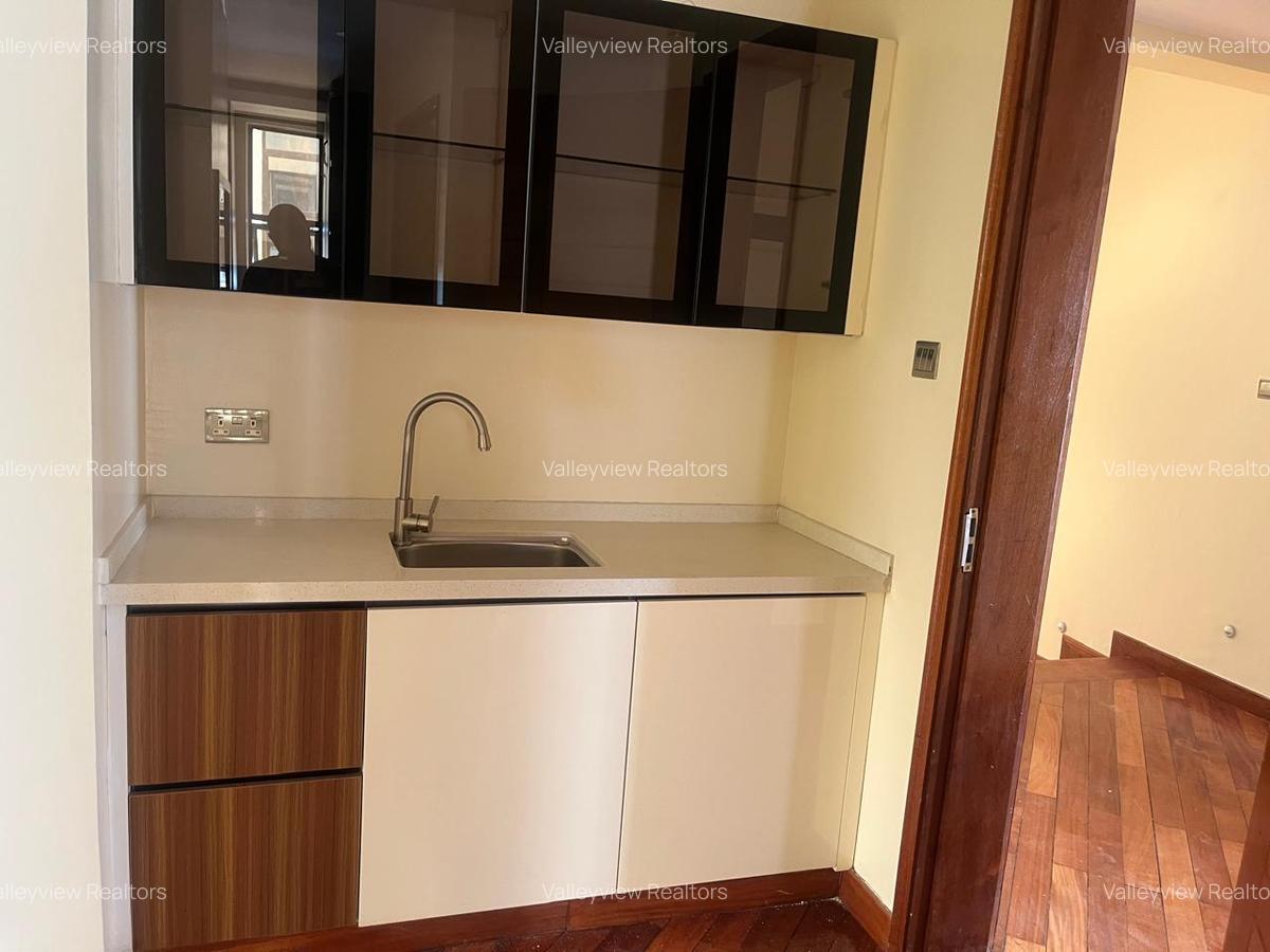 5 Bed Townhouse with En Suite at Kileleshwa - 6