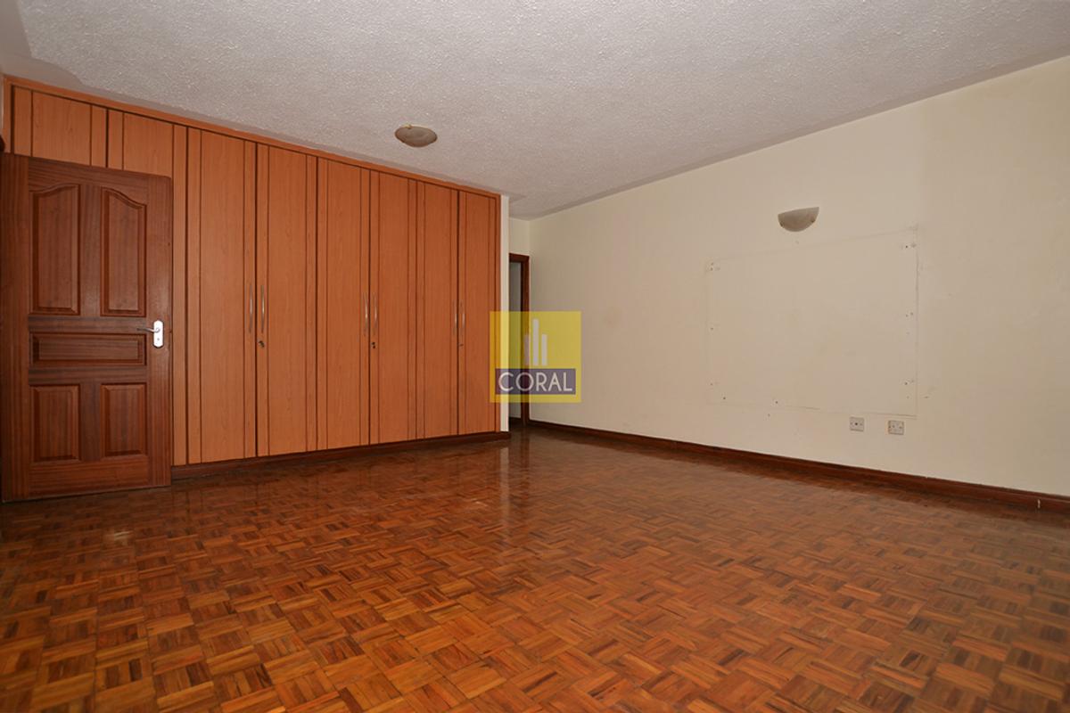 5 Bed Apartment with Parking in Parklands - 13