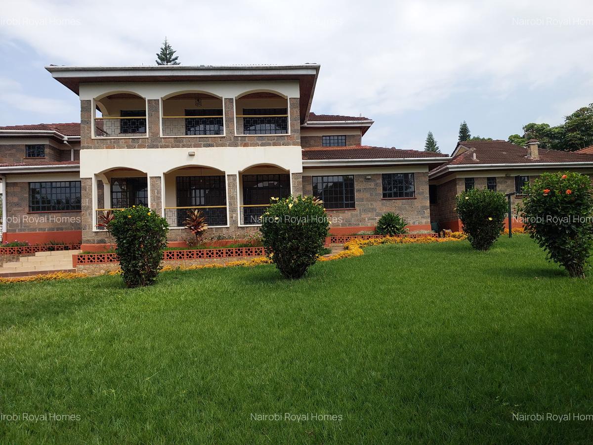 5 Bed House with En Suite at Daisy Road - 2