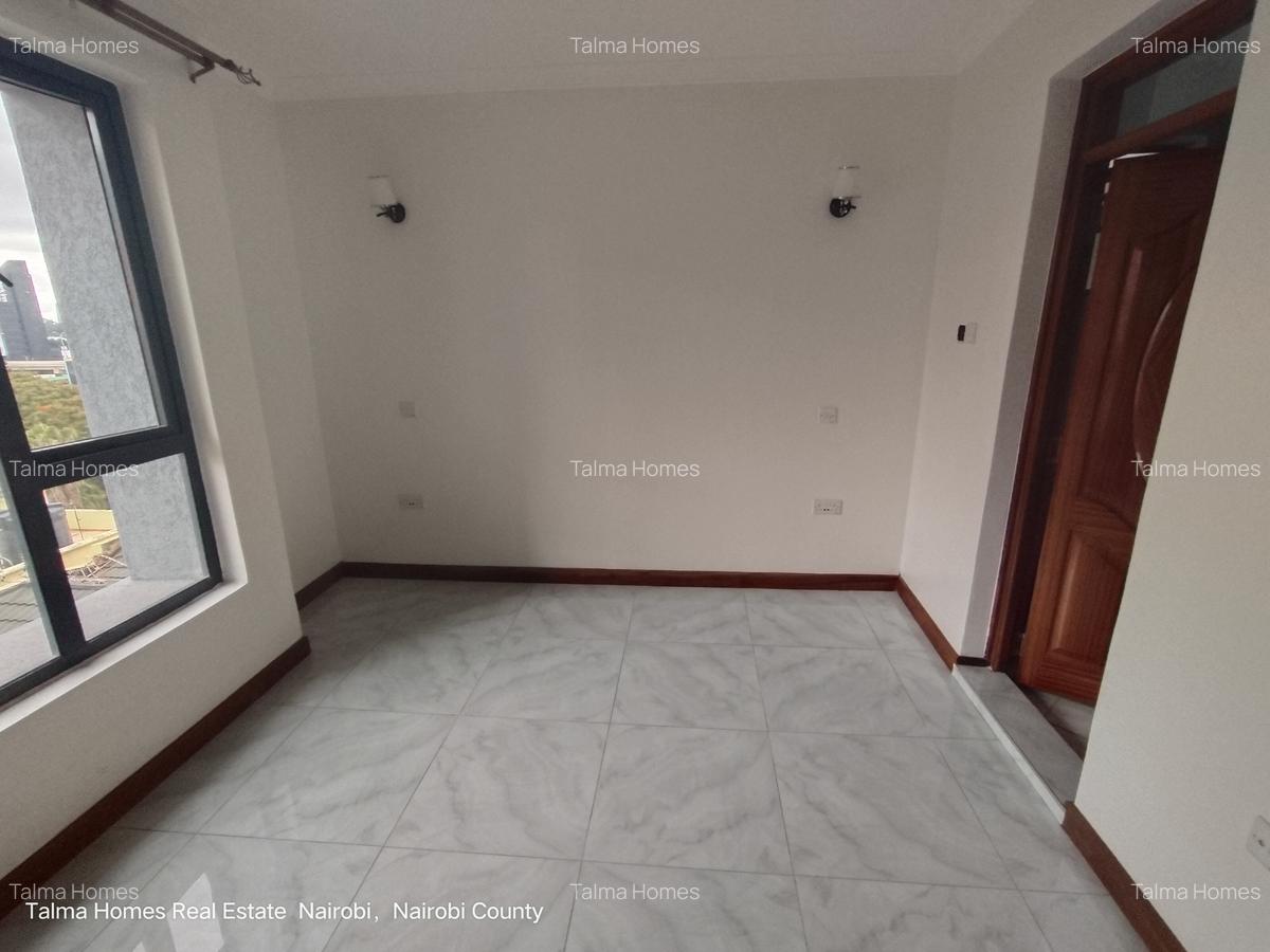 2 Bed Apartment with En Suite at Near Sarit Centre - 9