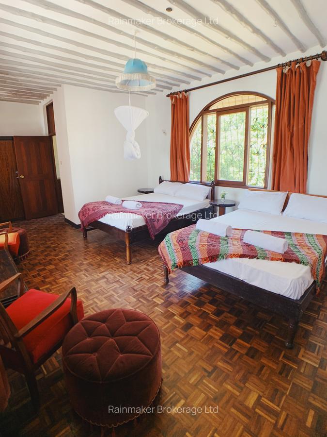 4 Bed Villa with Swimming Pool in Likoni - 4
