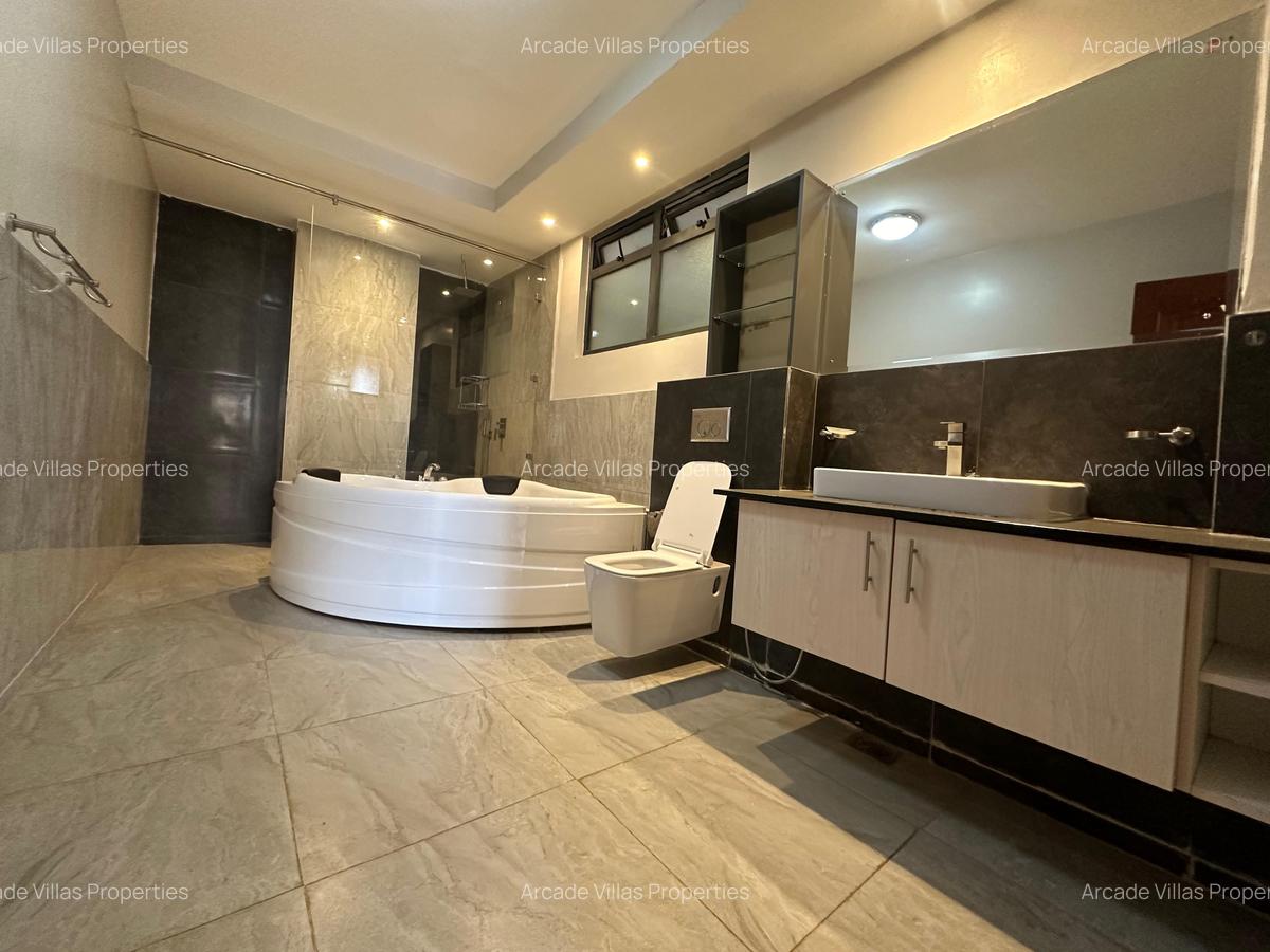 3 Bed Apartment with Swimming Pool in Riverside - 14