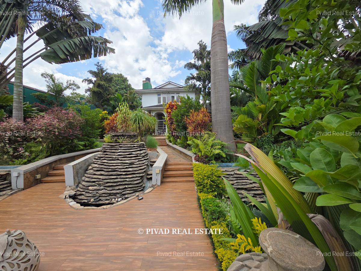 5 Bed Townhouse with Swimming Pool in Runda - 15